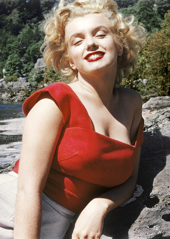 ourmarilynmonroe:  Marilyn Monroe photographed by Allan Snyder (Marilyn’s make