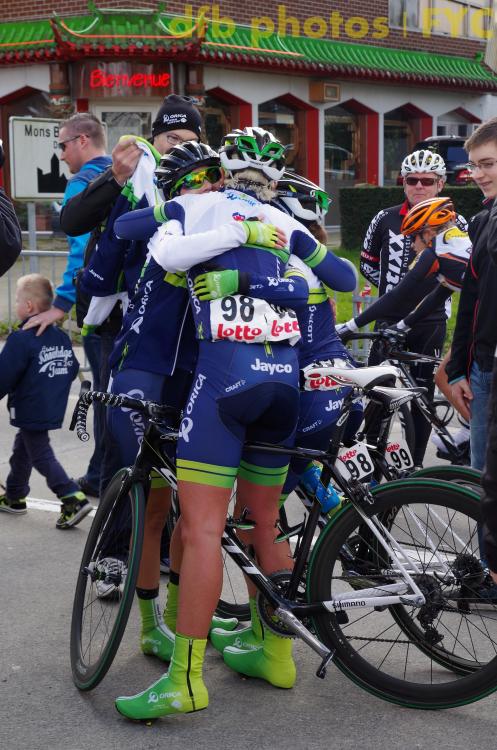 fuckyeahcycling:  The Orica-Greenedge ladies celebrate Emma Johansson’s win. (Photograph via FYC co-