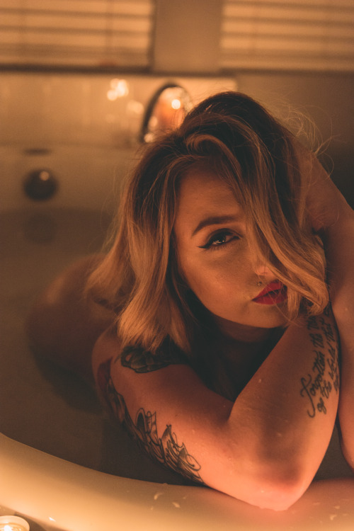 ajgarciaphotography:  “Flicker” Featuring MariPh. by AJ Garcia |  Full uncensored set on Patreon  