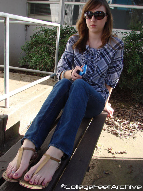 where-the-toes-are:collegefeetarchive:Probably one of my favorite pairs ever. Molly from 2009. Long 