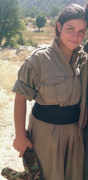 Kurdish female fighter's death