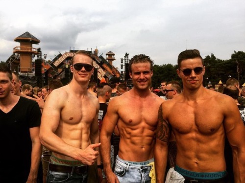 The three nerds felt out of place at the festival. Then they started enjoying the music and tasting 
