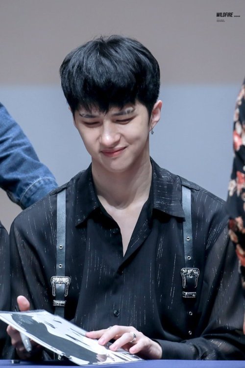 officialjaehwan:180427 Guro FansignWILDFIRE - do not edit