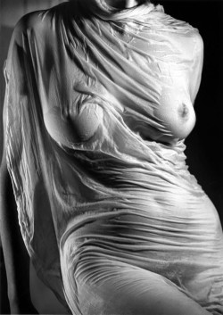 almavio:  RUTH BERNHARD Wet Silk, 1938