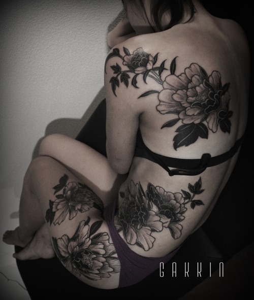 gakkinx: freehand peonies instagram.com/gakkinx www.gakkin-tattoo.com