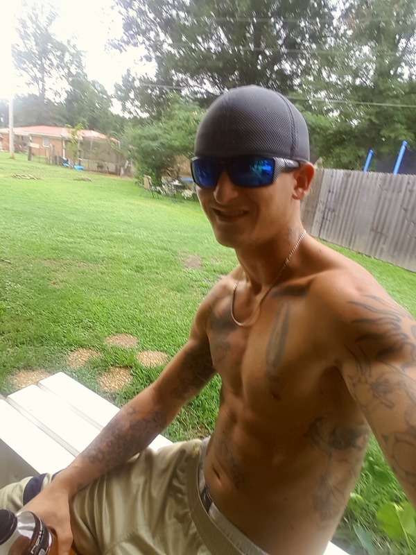 rednecksmoker:  HUMMMMMMMMMMMMMM!!!!! REDNECKSMOKER.TUMBLR.COM  