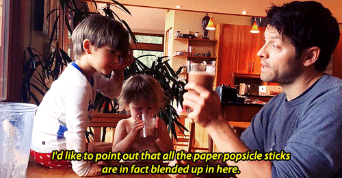 mishas-assbutts:  His cooking has gotten so avant garde. [x]