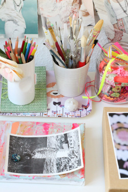 bambahli:  ohddaughter:  craft room storage as display by decor8 on Flickr.   ☆new indie blog☆