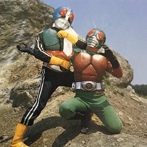 stingyslegslookweird: i found these pics of skyrider with shocker rider no. 2 and idk what to do wit