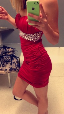 rolledtightmarie:  Trying on dresses🎀.