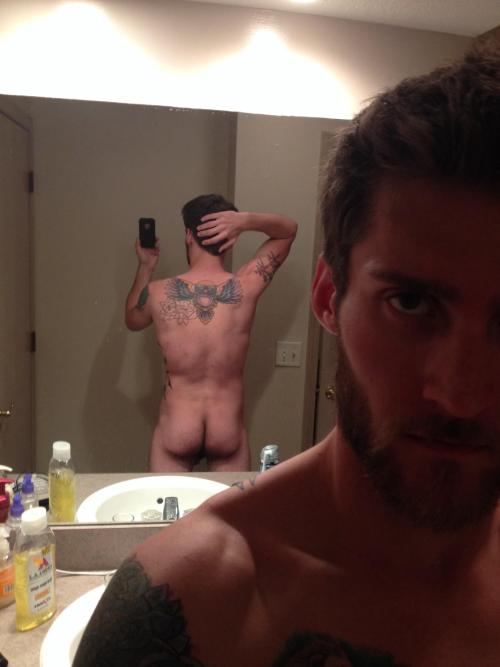 thy-kingdom-cum:  spacemouse420:  meowbombs LBGW - Love thin guys with long cocks.  Men…cocks…and everything nice!