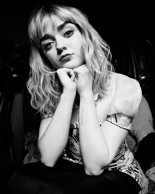 lustingmoon:  thronescastdaily: Maisie Williams Photographed by John Rankin Waddell