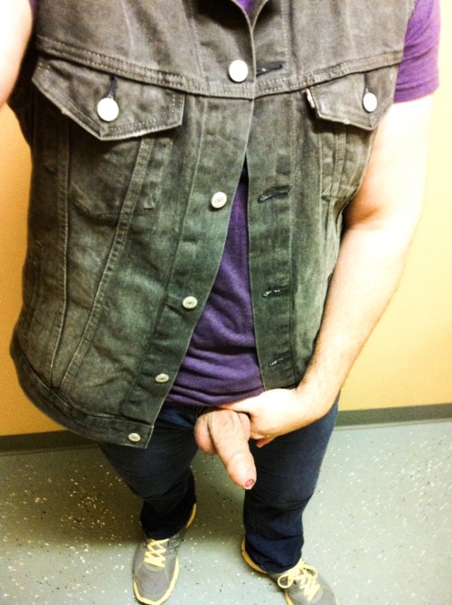 http://mrnopantsnoway.tumblr.com/post/99878723156