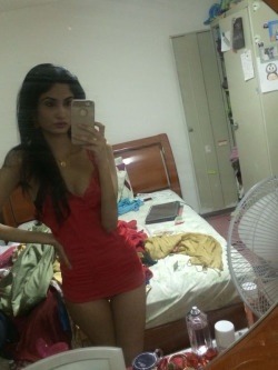 desigirlsharem:  She’s sexy