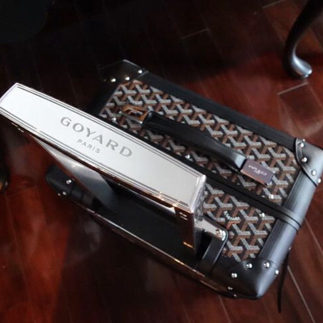 luggage trolley goyard