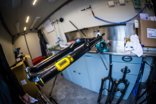 strange-measure: All-New Öhlins RXF36 Fork and TTX Air Shock