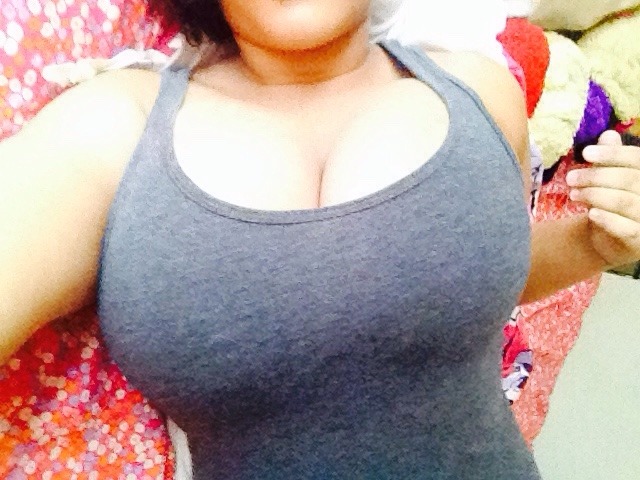 thenewbojay:  killerkurves:  fatassbry:  TITTAYS!  Damn