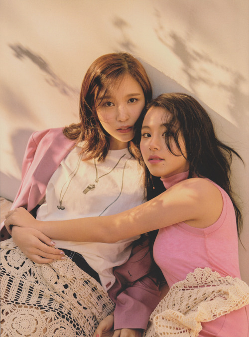 daisyooa:Mina x Chaeyoung x CeCi