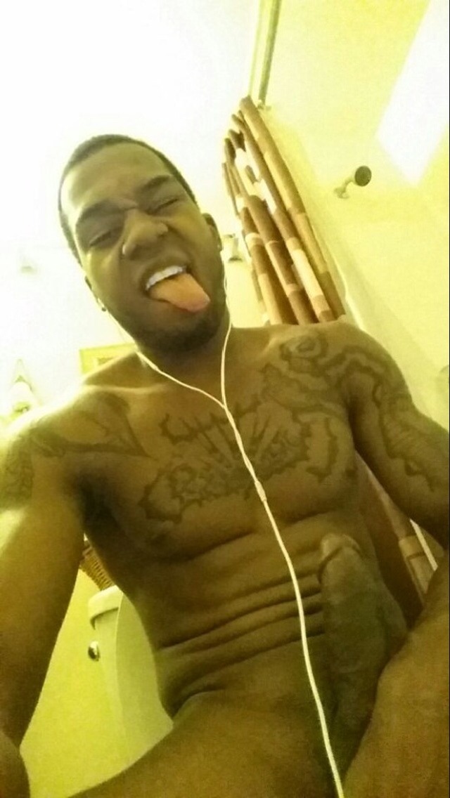 texaslove2013:  orleans504:  He fucked me he stay in marrero off ames  Follow me: