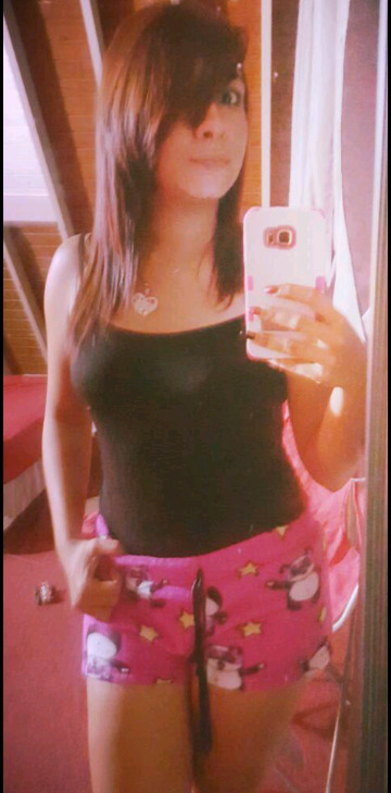 chapiadoradepuertorico:  Jessikita la nena blow blow