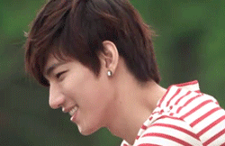  "I become a good guy when I appear comfortably while smiling." 