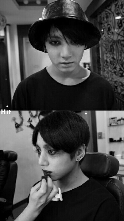 bangtansonyeondarnit: Jungkook Halloween lockscreens ✨   © to rightful owners