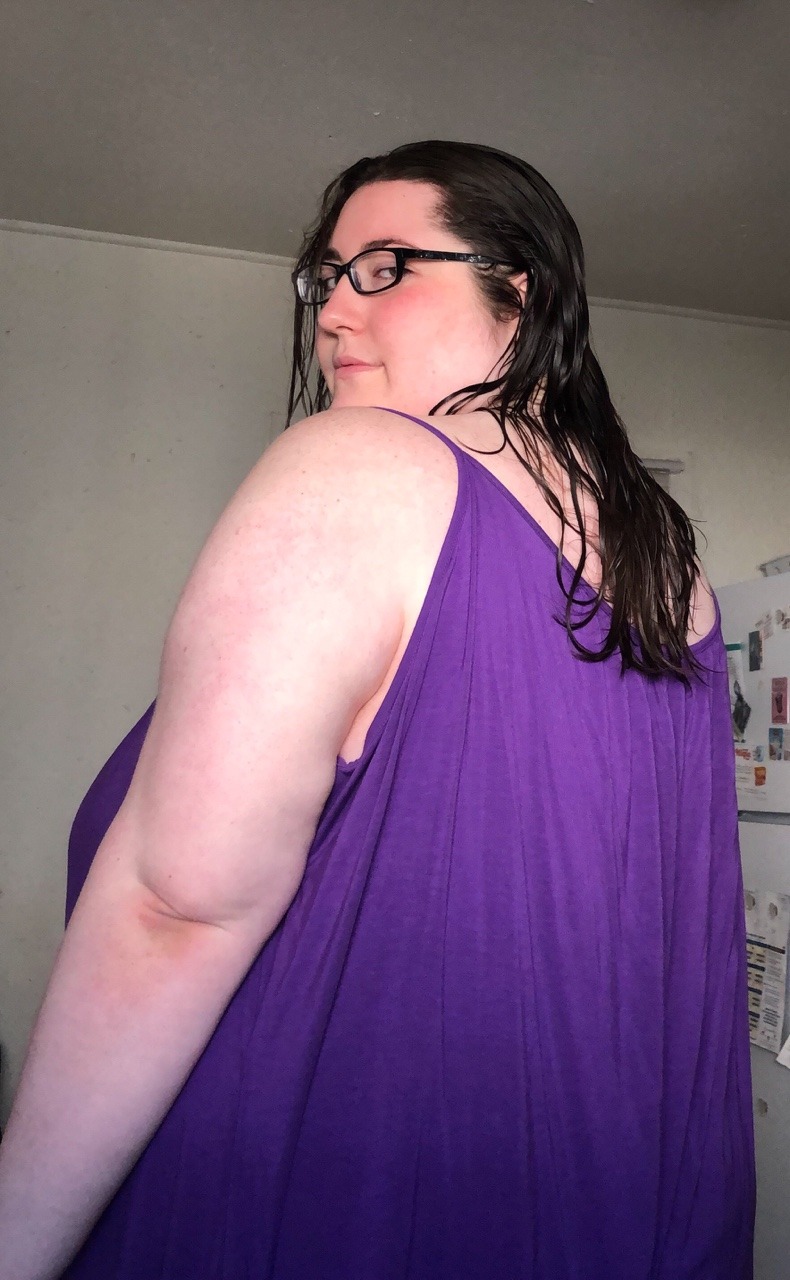 XXX thegoodhausfrau:  Pale In Purple photo