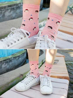 nyn-ja:  fantasy couple socks 