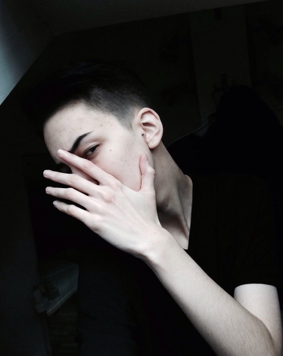lumannn:  I like the contrast in the first one and my vampire eyes in the second