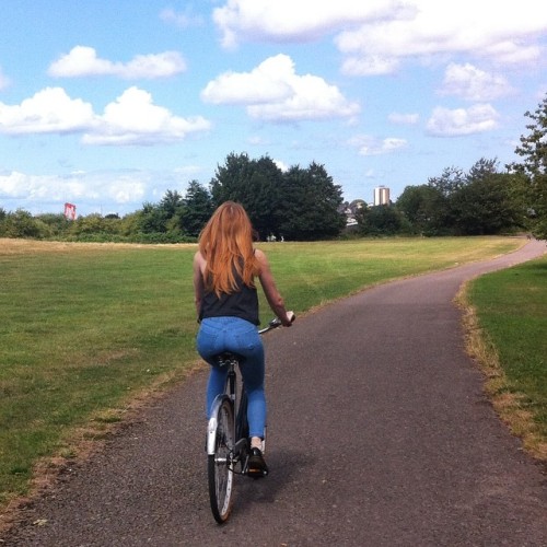 jessashworth:  Cartoon clouds and big butts ☁️#butt #girl #cycling #clouds #landscape #bristol