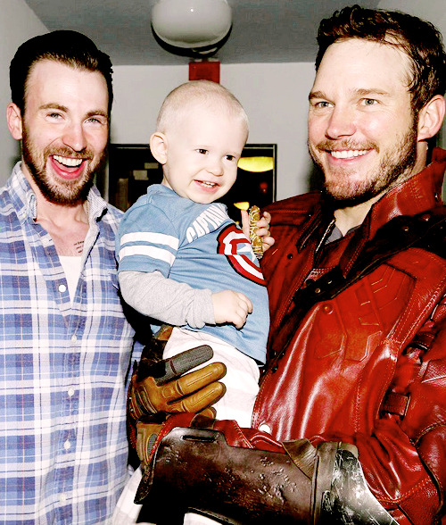 thebatmn: Chris Pratt dresses up as Star-Lord while being joined by Marvel buddy Chris Evans for a v