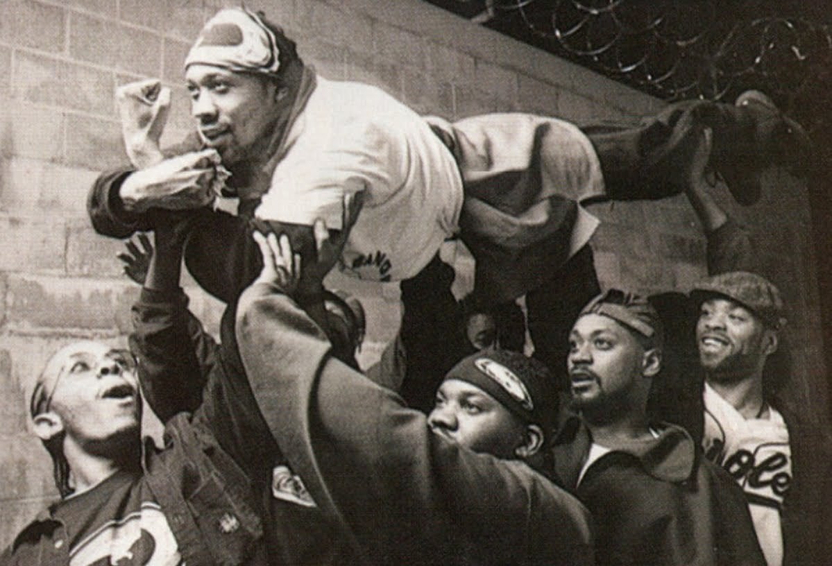 dolphinshark:  Wu Tang formin’ like Volton. 