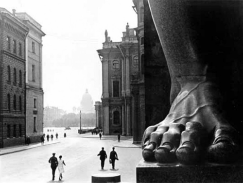 kvetchlandia: Boris Ignatovich      At the Hermitage, Leningrad, USSR    &n
