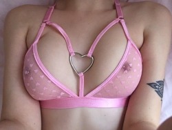 fairy-dirt:new lingerie makes me a vr happy