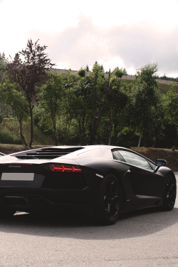 bejarj:   Matte black Lamborghini Aventador