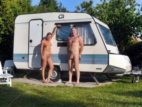 twn22193:Nude camping.