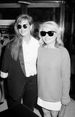 blondie-poedie:    Brooke Shields en Debbie