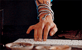 Make Me Choose Anonymous Asked: Isabelle Lightwood Or Clary Fray