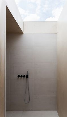 wilfredweihe:  Plywood+House+/+Simo http://ift.tt/1jhYA1k Plywood+House+/+Simon+Astridge