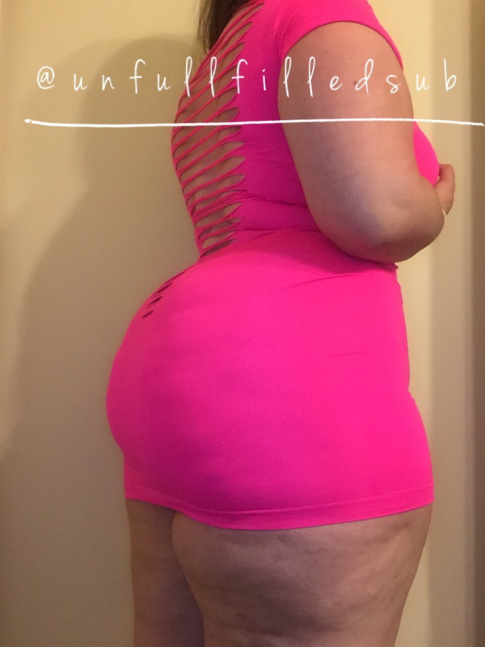 unfullfilledsub:  I mean I’m thick. Big tits, small waist, wide hips, big ass and