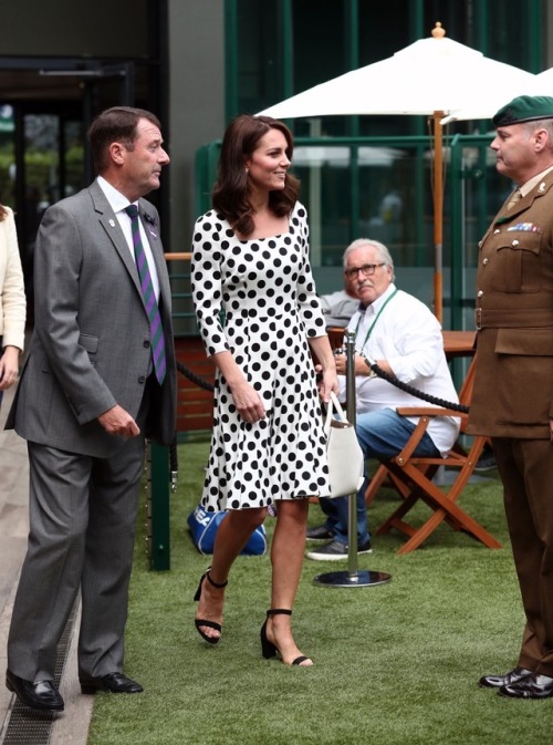 duchesscatherine-news:@elliotwagland: The Duchess of Cambridge arrives at The All England Lawn Tennis Club #Wimbledon  via @PA COURTS ALL OVER WIMBLEDON ARE BEING COVERED