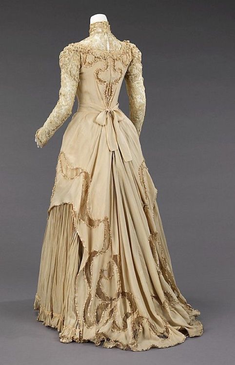 Herbert Luey Evening dress | Met Museum | ca. 1890 One of the cases where the back of the gown certa