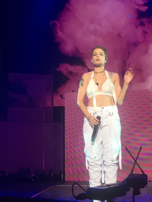 5secondstilmidnight:Badlands Tour Finale - Madison Square Garden