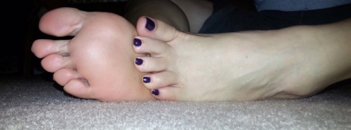 ninavontease1: You must earn the opportunity to worship my feet. Show Goddess Nina how badly you nee