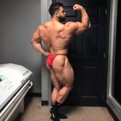 Regan Grimes - Massive 280lbs and hungry for much more. 