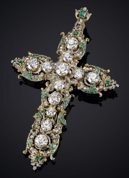 Diamond and precious stone encrusted Pectoral Cross once belonged to Pope Paul VI. Recently sold at 