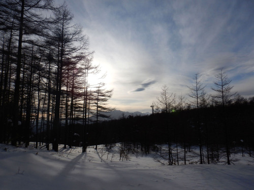 A distant view of Nikko volcanoes.   旧鶏頂山スキー場より日光連山（女峰山，太郎山，奥白根山）