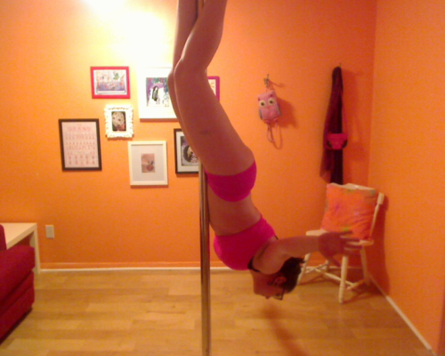 turbo-kitty:  pole dancing :D slowly slowly getting stronger