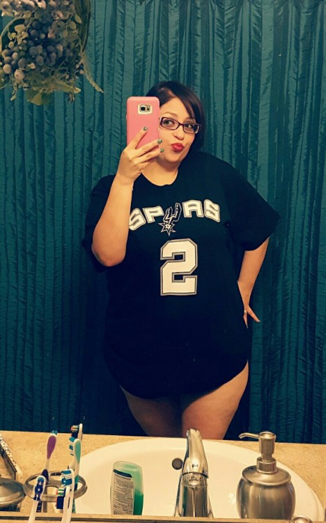 bbwtexasslutmuffin:  🔥🏀Game Day!!!🏀🔥I ❤my San Antonio Spurs!!!! 
