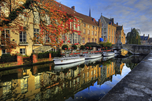 allthingseurope:  Bruges, Belgium (by by Aubrey Stoll)